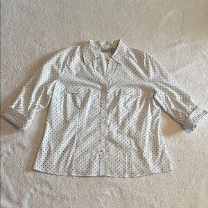 Chico's size 3 (XL) White and Black Geometric Blouse button down.